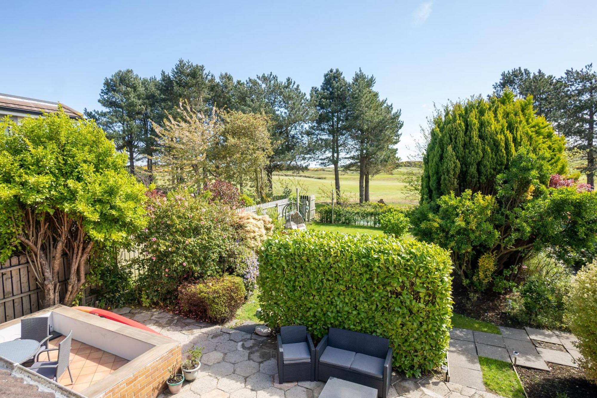 Golf Links Cottage - Views Of Royal County Down นิวคาสเซิล ภายนอก รูปภาพ